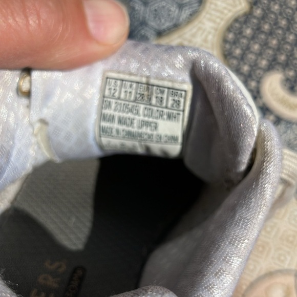 Skechers big kids 12 white sneaker with gold accents and memory foam - Picture 8 of 11